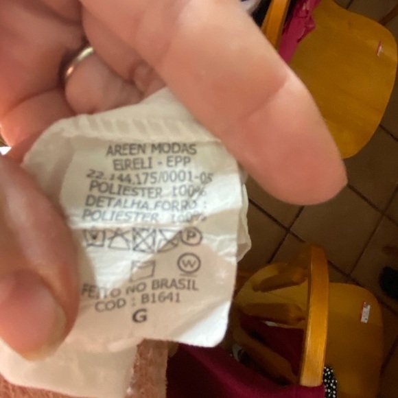 Toucan Blouse with Bell Sleeves - Picture 8 of 10